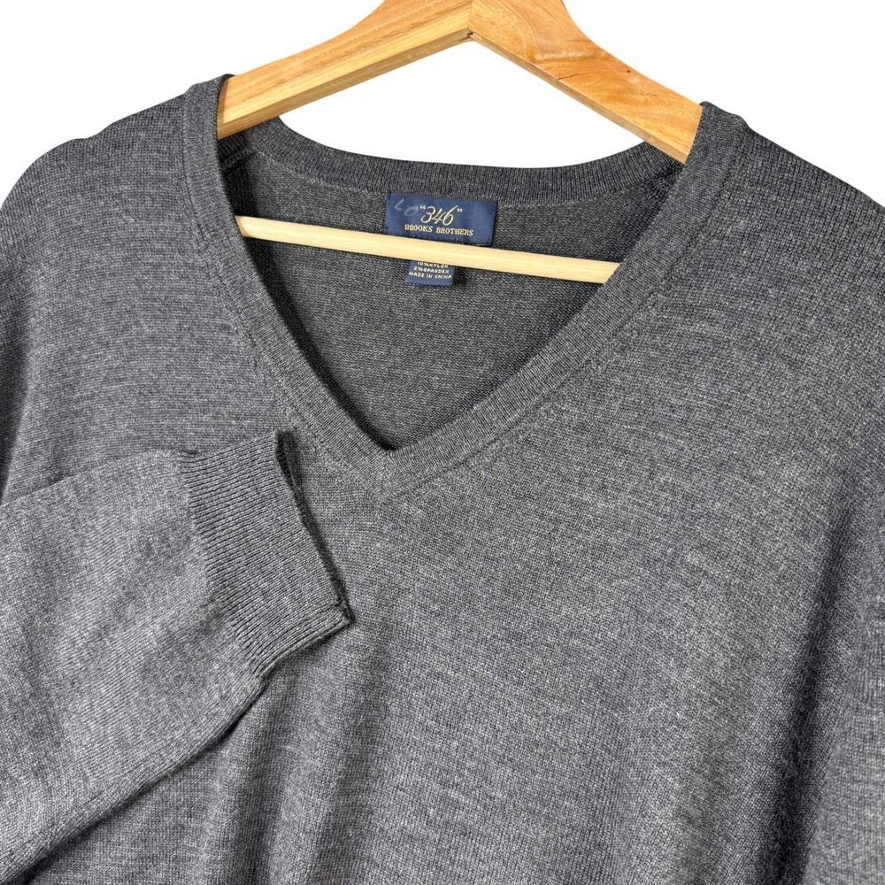 Brooks Brothers 346 Mens Large Gray Merino Wool Blend V-Neck Sweater Long Sleeve
